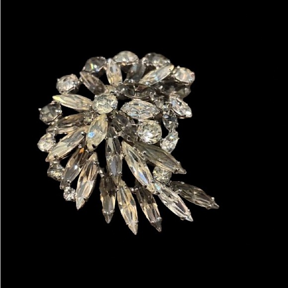 Vintage Crystal Brooch - Picture 7 of 9